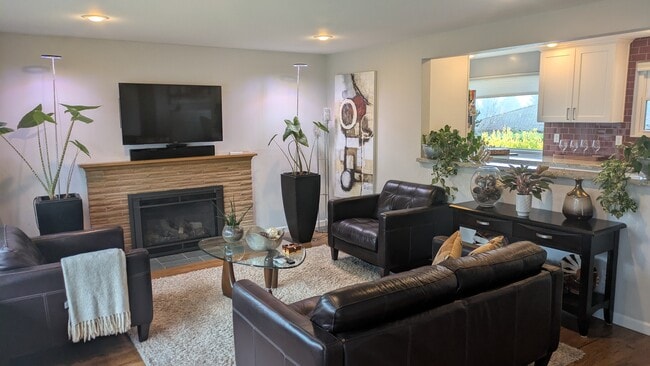 1412 SW 130th St in Burien, WA - Foto de edificio - Building Photo