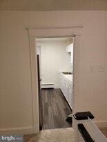226 Long Ln in Upper Darby, PA - Building Photo