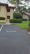5196 Lake Village Dr in Sarasota, FL - Building Photo - Building Photo