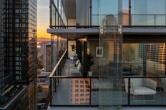 First Light in Seattle, WA - Building Photo - Building Photo