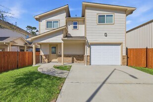 10103 Goldcrest St in Houston, TX - Building Photo