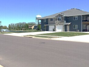 400 N Main St in Tea, SD - Building Photo - Building Photo