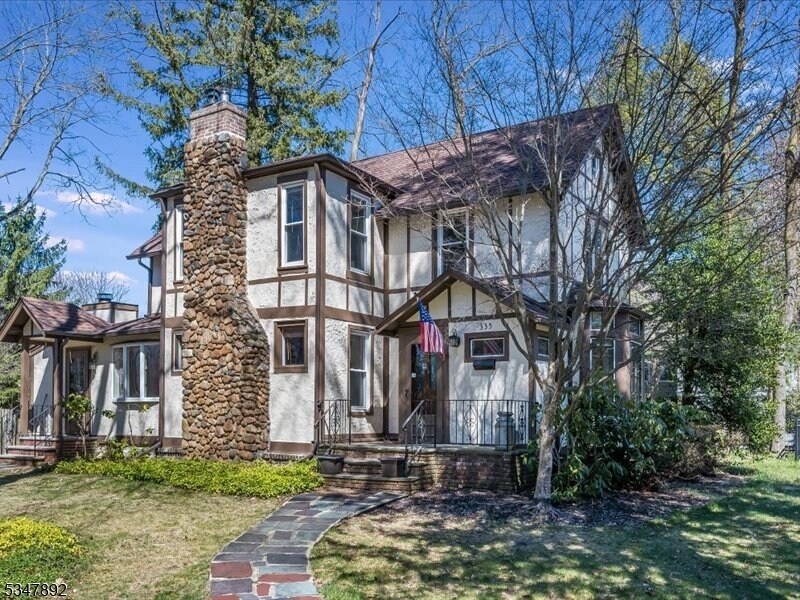 335 Roseland Ave in Essex Fells, NJ - Building Photo