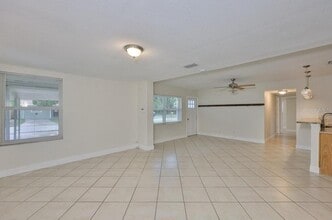 3209 W Tyson Ave in Tampa, FL - Building Photo - Building Photo