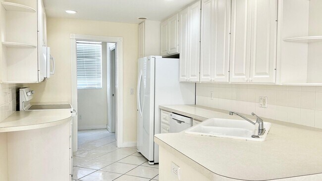 2171 Tigris Dr in West Palm Beach, FL - Building Photo - Building Photo