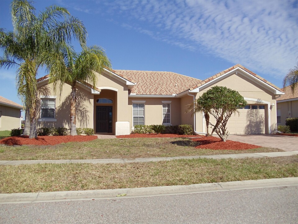 3637 Northwoods Dr in Kissimmee, FL - Foto de edificio