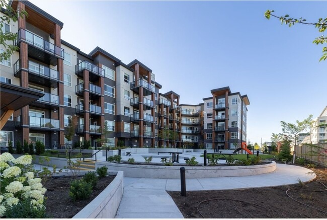 12109-12223 223 St in Maple Ridge, BC - Building Photo - Building Photo