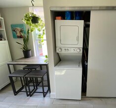 1743 L St NE in Washington, DC - Foto de edificio - Building Photo