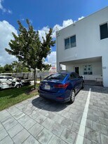 6450 NW 102nd Ct in Doral, FL - Building Photo