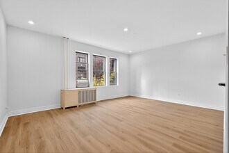 270 Harrison Ave in Jersey City, NJ - Building Photo - Building Photo