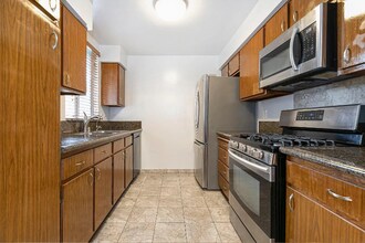 14990 Victory Blvd in Los Angeles, CA - Foto de edificio - Building Photo