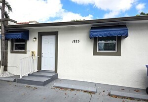 1825 NW 4th St in Miami, FL - Building Photo