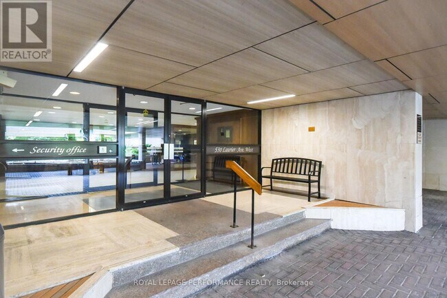 530-530 Laurier Ave W in Ottawa, ON - Building Photo - Building Photo