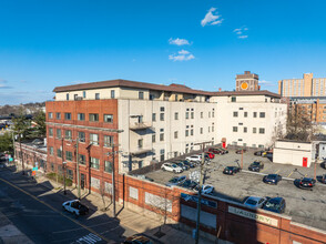 Brunswick Towers in Jersey City, NJ - Building Photo - Building Photo