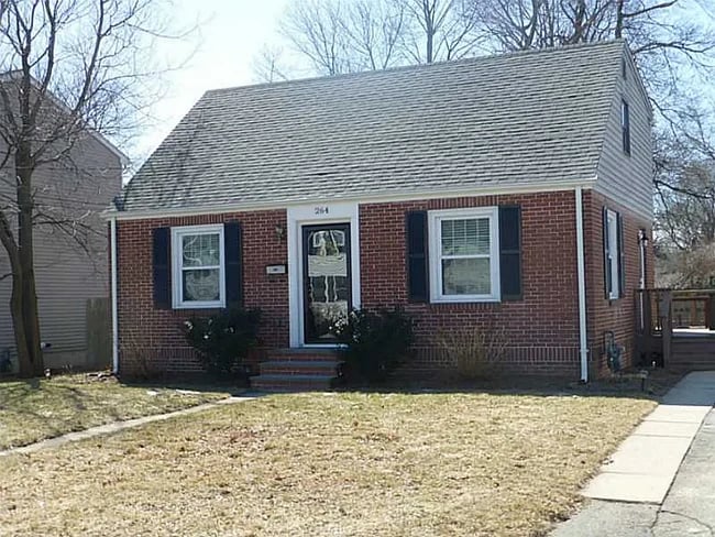 property at 264 Chapmans Ave