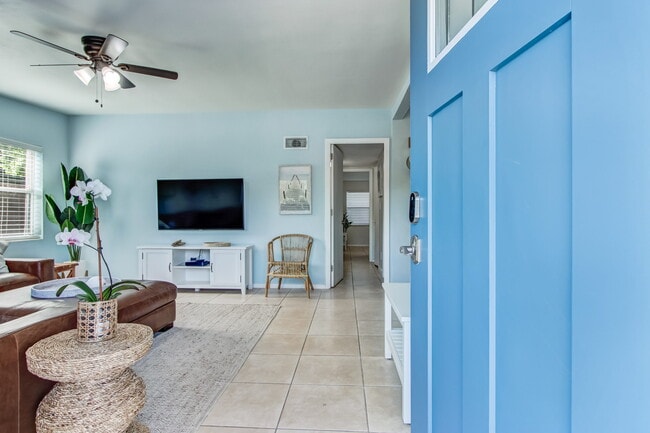 826 5th Ave N, Unit A in Jacksonville Beach, FL - Building Photo - Building Photo