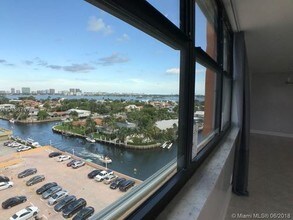 2450 NE 135th St-Unit -9B in North Miami, FL - Building Photo - Building Photo