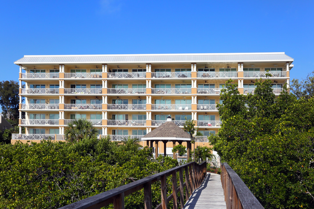 Dolphin Key Condominiums in Indian Shores, FL - Building Photo