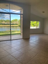 204 SW 180th Ave in Pembroke Pines, FL - Building Photo - Building Photo