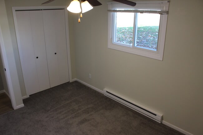 1061 Terrace Dr in Onalaska, WI - Building Photo - Building Photo