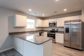 346 Elevation Ct in Inman, SC - Foto de edificio - Building Photo