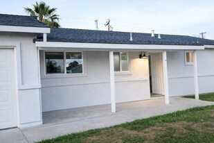 1551 Hickory Ln in Olivehurst, CA - Building Photo