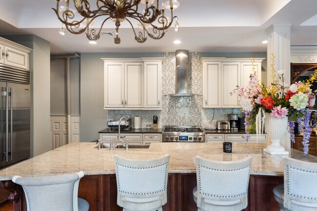 Furnished Luxury Landmark Townhouse in Brooklyn, NY - Building Photo - Interior Photo