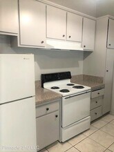 310 S Eucalyptus Ave in Inglewood, CA - Building Photo - Building Photo