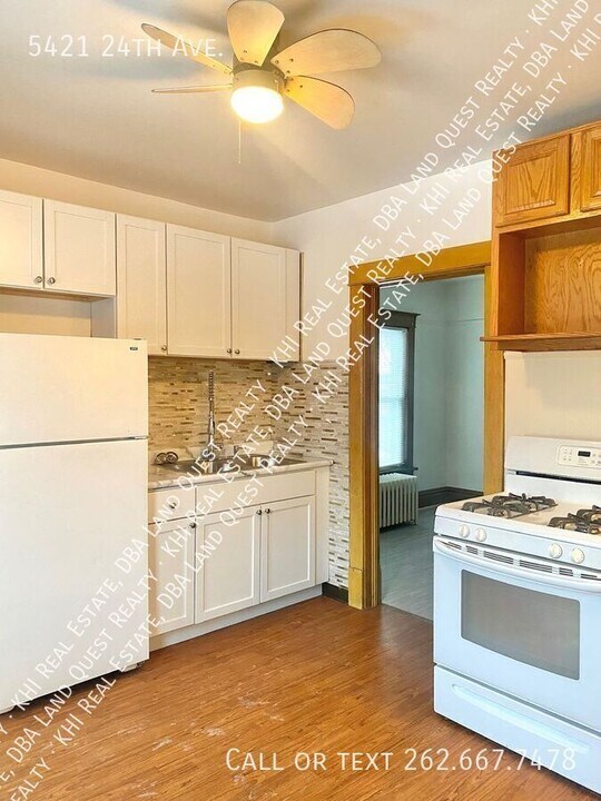 5421 24th Ave in Kenosha, WI - Building Photo