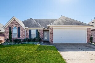 6967 Naples Dr in Cordova, TN - Building Photo