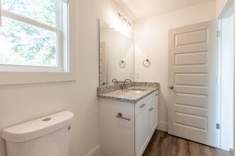 Arch Street Condominiums in Athens, GA - Foto de edificio - Interior Photo
