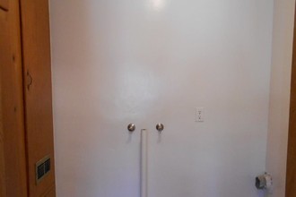 9417 Rose St, Unit 5 in Bellflower, CA - Building Photo - Building Photo