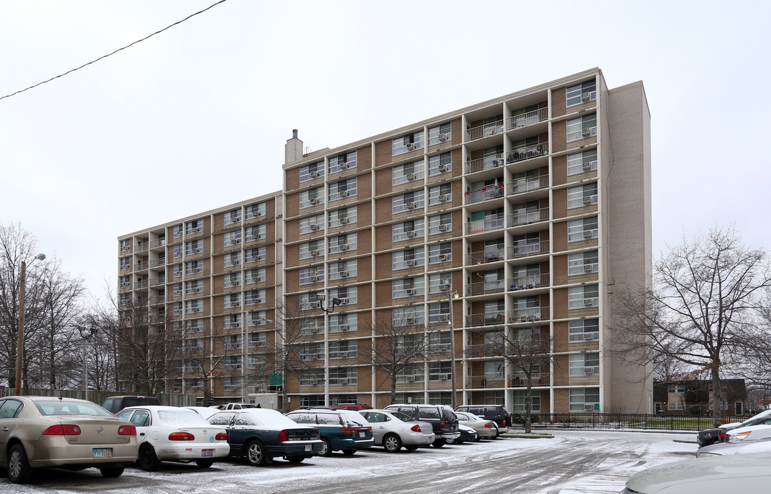 Bellaire Garden-B in Cleveland, OH - Building Photo