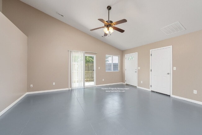 1258 N Curtis Ct in Wichita, KS - Building Photo - Building Photo
