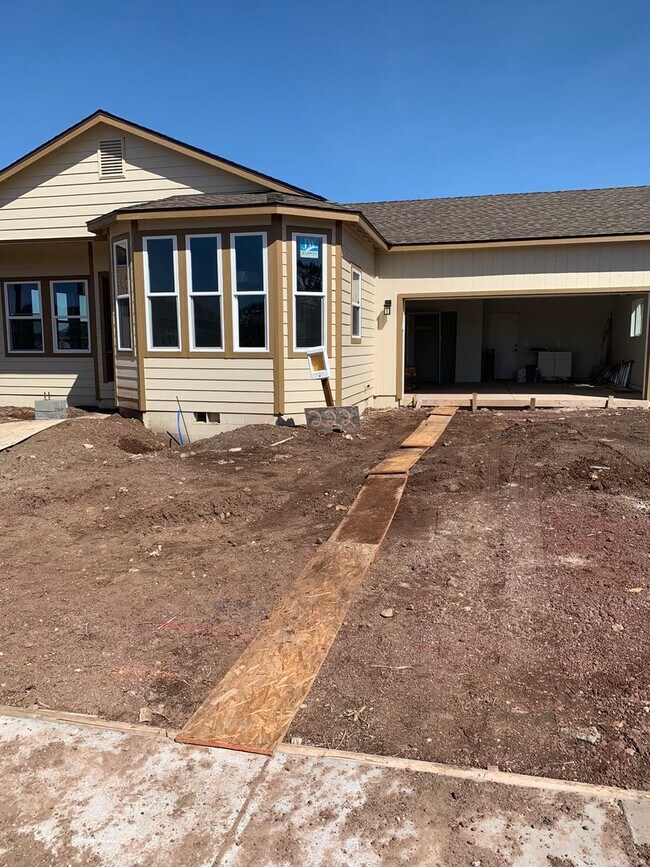 222 Pinecrest Trail in Williams, AZ - Building Photo - Building Photo