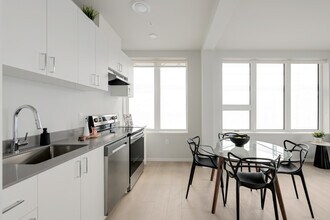 Tresah West in Victoria, BC - Building Photo - Building Photo