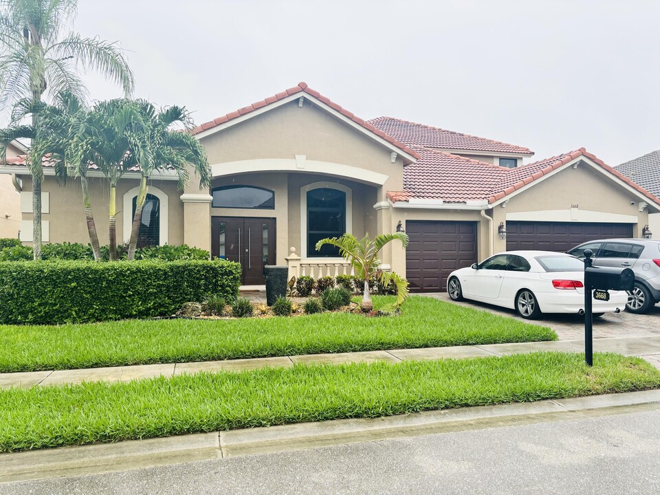 3668 Turtle Island Ct in West Palm Beach, FL - Building Photo