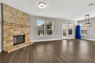 900 Sawbuck Dr in Pflugerville, TX - Building Photo - Building Photo