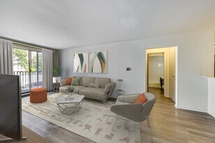 9801 Karlov Ave in Oak Lawn, IL - Building Photo