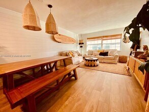 325 Ocean Dr in Miami Beach, FL - Building Photo - Building Photo