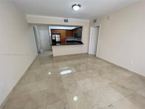 2030 S Douglas Rd in Coral Gables, FL - Building Photo - Building Photo