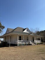 411 Latham Ln in Dunn, NC - Building Photo