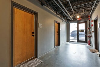 675 Greenwood Ave NE in Atlanta, GA - Foto de edificio - Building Photo