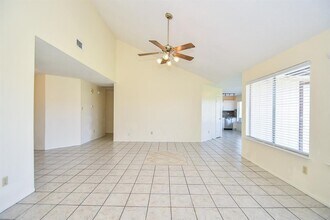 10110 Shadow Pine Dr in Houston, TX - Building Photo - Building Photo