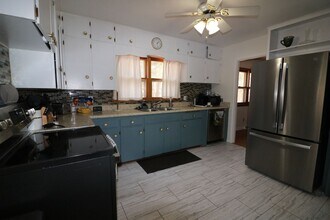 324 N Delaware Ave in Manhattan, KS - Building Photo - Building Photo