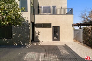 3909 W Exposition Blvd in Los Angeles, CA - Building Photo