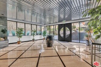 12000 Goshen Ave in Los Angeles, CA - Building Photo - Building Photo