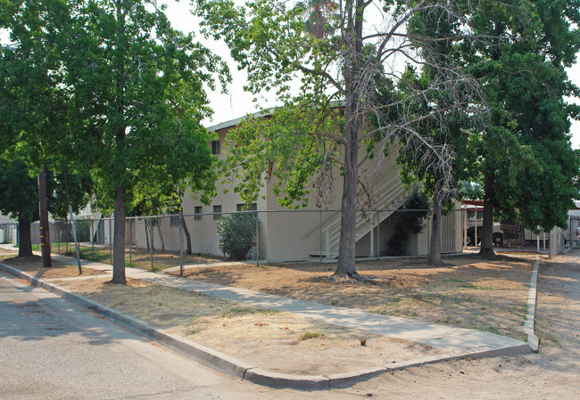 Vassar Gardens in Fresno, CA - Building Photo - Building Photo