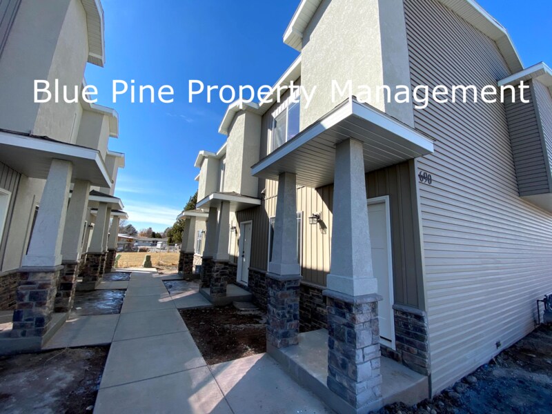 690 S Saturn Ave in Idaho Falls, ID - Building Photo