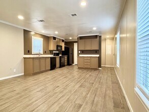 109 Janice St in Conroe, TX - Building Photo - Building Photo